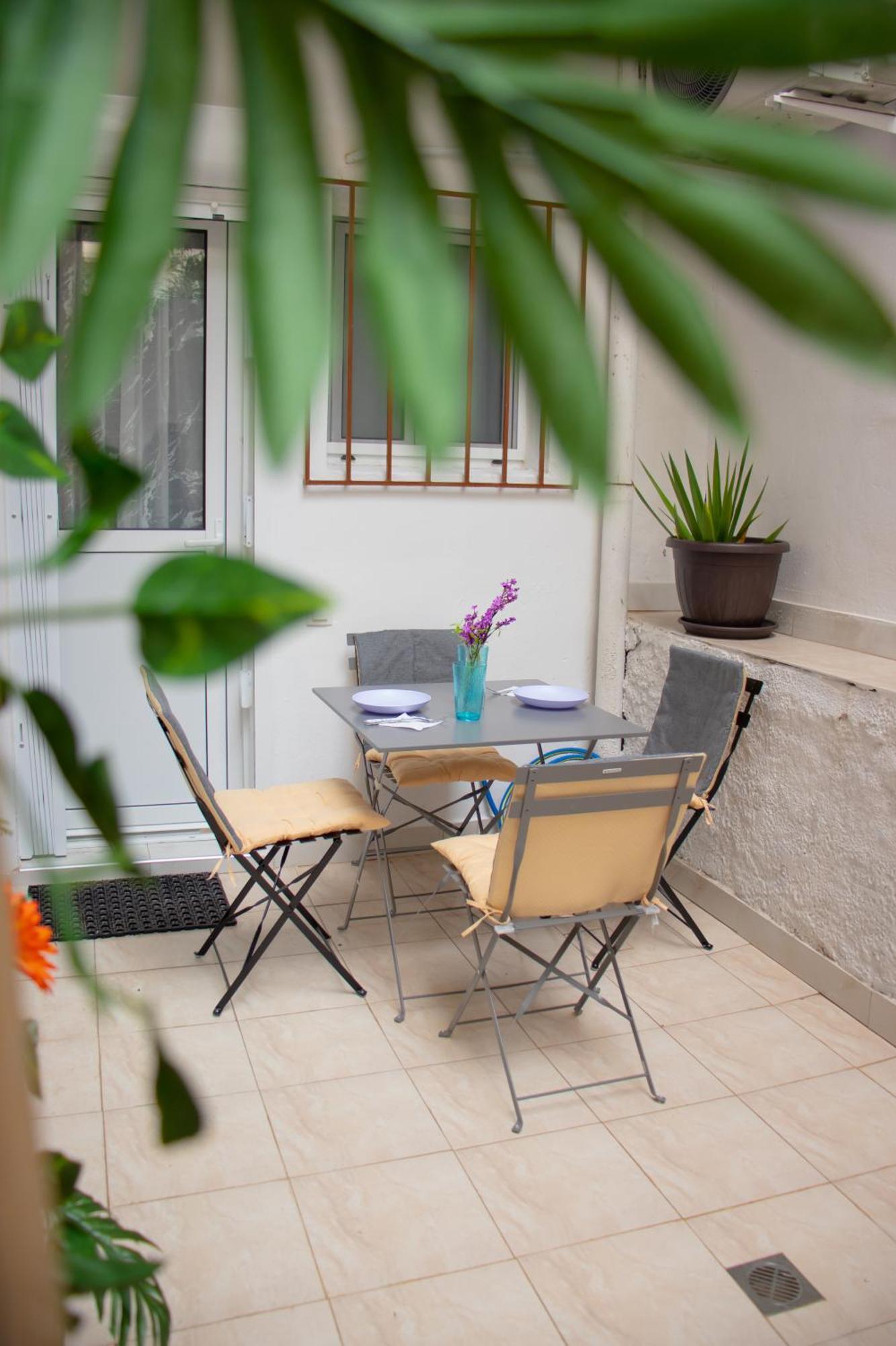 Moon Haven Near Acropolis With 100mbps Wifi Apartment